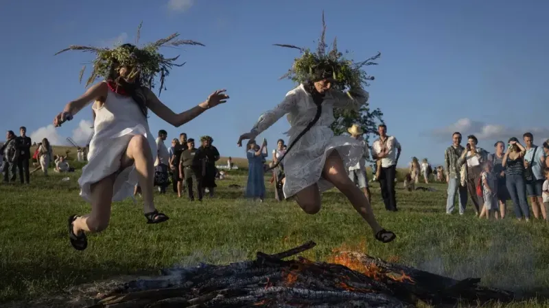 Ukrayna'da coşkulu 'İvan Kupala' kutlamaları 