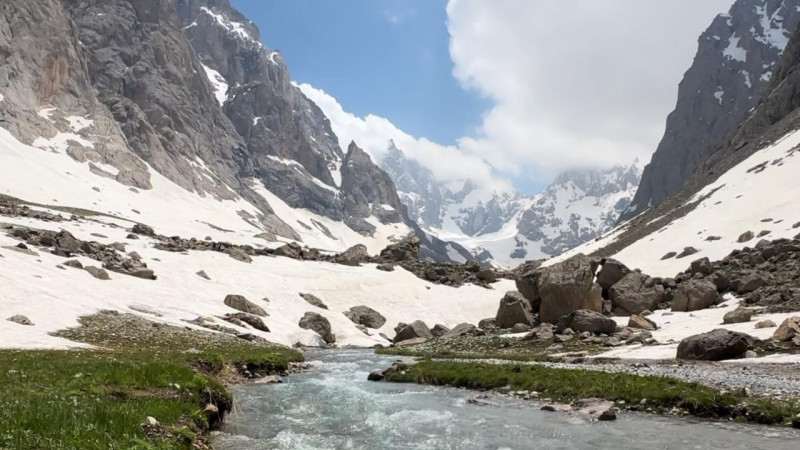 Karlı dağların doğası mest etti: Görüntüler Alpler ve Himalayalar'ı aratmadı