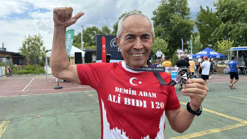 75 yaşındaki Ali Bıdı, Triatlon Türkiye Kupası’nda ikinci oldu