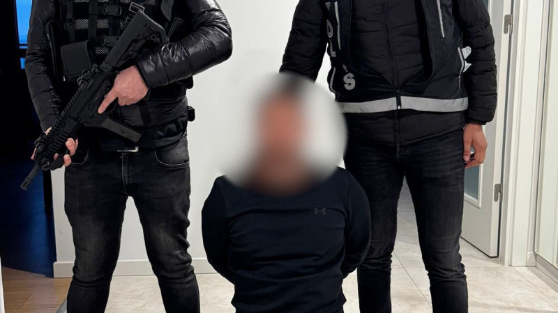 Interpol'ün kırmızı bültenle aradığı yabancı uyruklu kişi İstanbul'da yakalandı!!