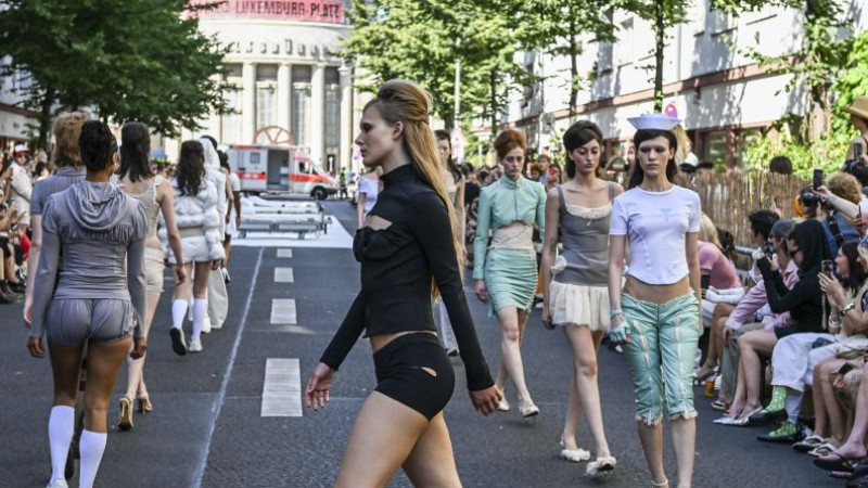 Kim ne giyecek? Berlin Moda Haftası başladı