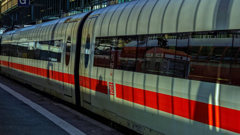 Almanya'da gençler Deutsche Bahn’ın kampanyalarına ikna olmadı