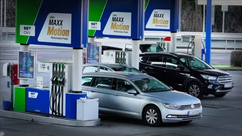 DAHA UCUZ YAKIT ALMAK İÇİN ÜLKE DEĞİŞTİRİYORLAR