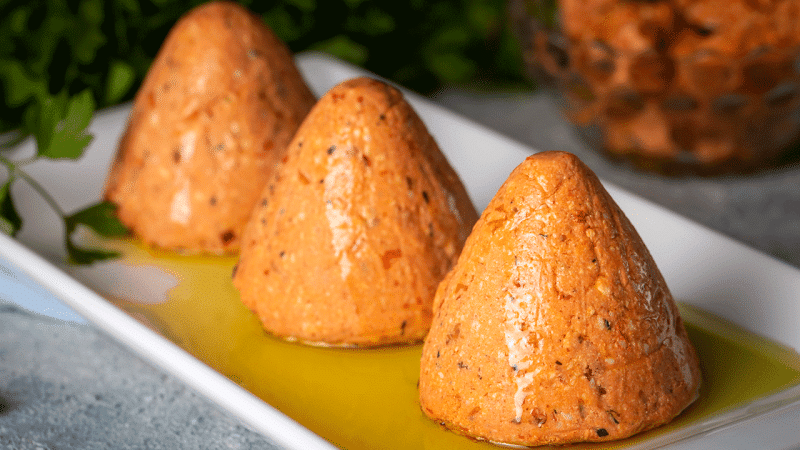 Sürk peyniri tarifi Hatay mutfağının en özel lezzetlerinden biri.