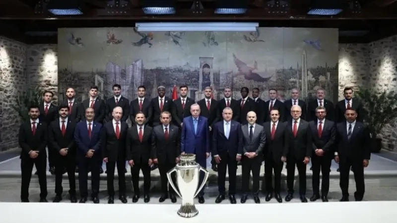 Cumhurbaşkanı Erdoğan, Süper Lig şampiyonu Galatasaray'ı kabul etti.