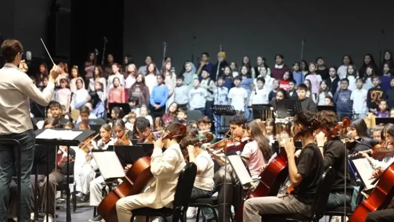 Cumhurbaşkanlığı Çocuk Orkestrası ve Korosu, 19 Mayıs.