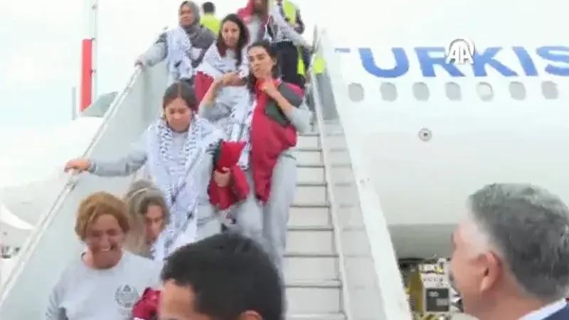 İsrail alıkoymuştu: Sumud Filosu aktivistleri Türkiye'de.