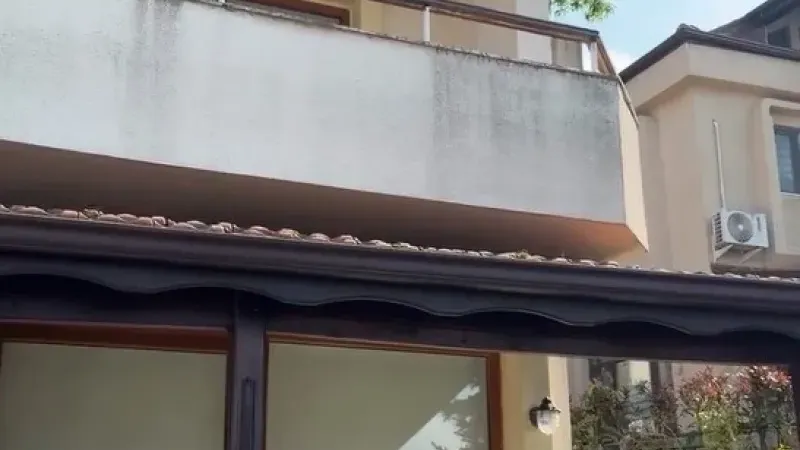 'Çocuklar Duymasın'ın Havuç'u eşiyle birlikte İstanbul'u terk etti.